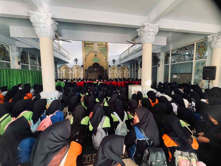 Sholat Dhuha Siswa Siswi SMK ISLAM DARUT TAUHID